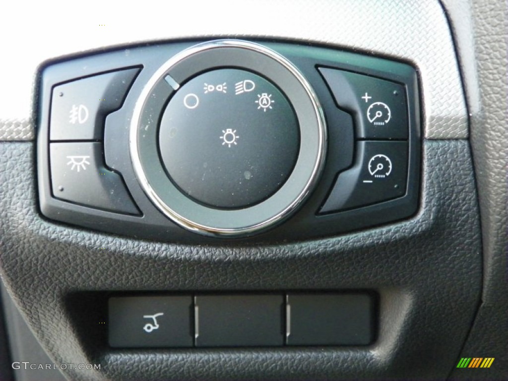 2013 Ford Explorer XLT 4WD Controls Photo #63240018