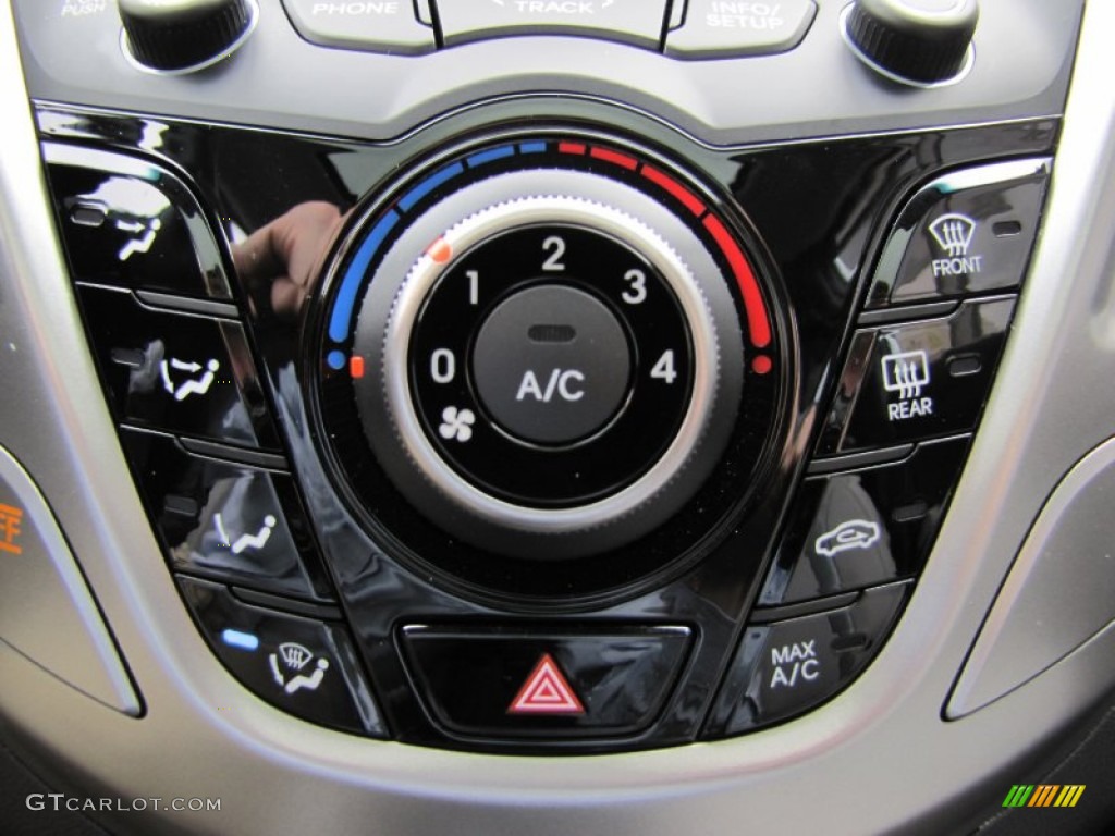 2012 Hyundai Veloster Standard Veloster Model Controls Photo #63240027