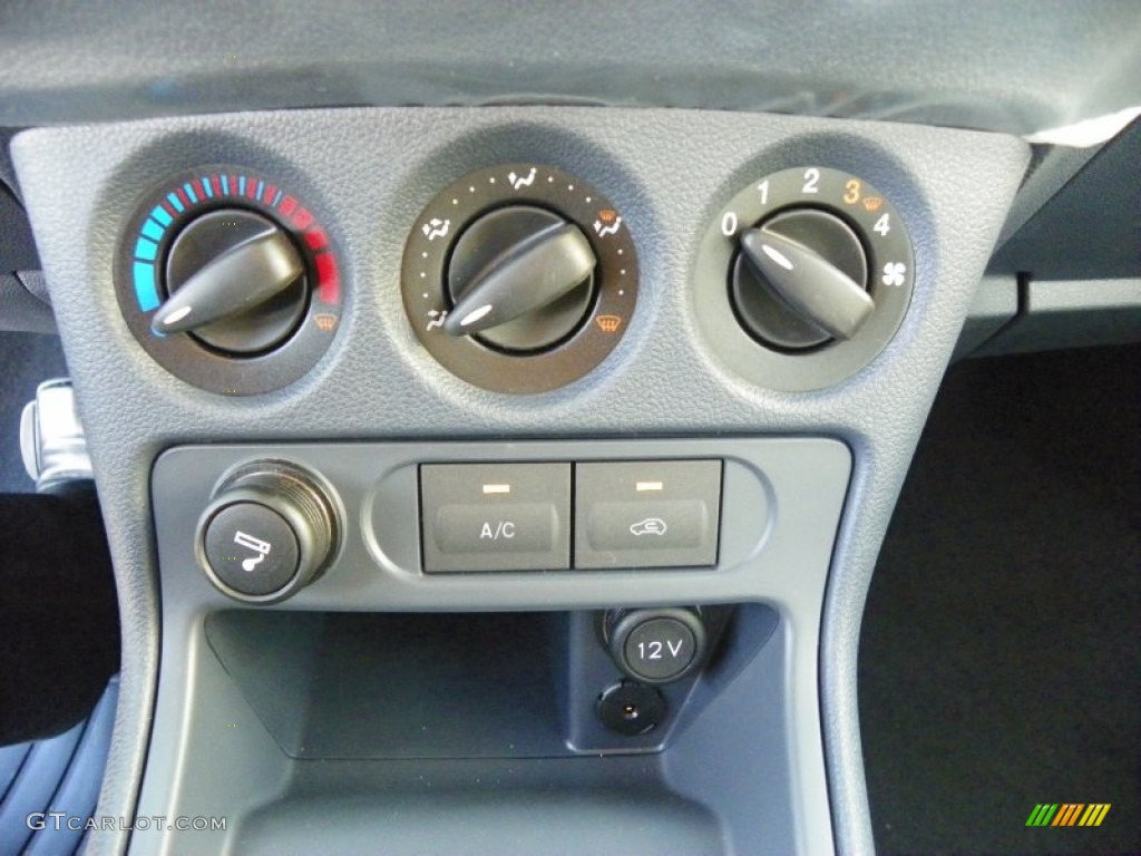 2012 Ford Transit Connect XLT Van Controls Photo #63240276