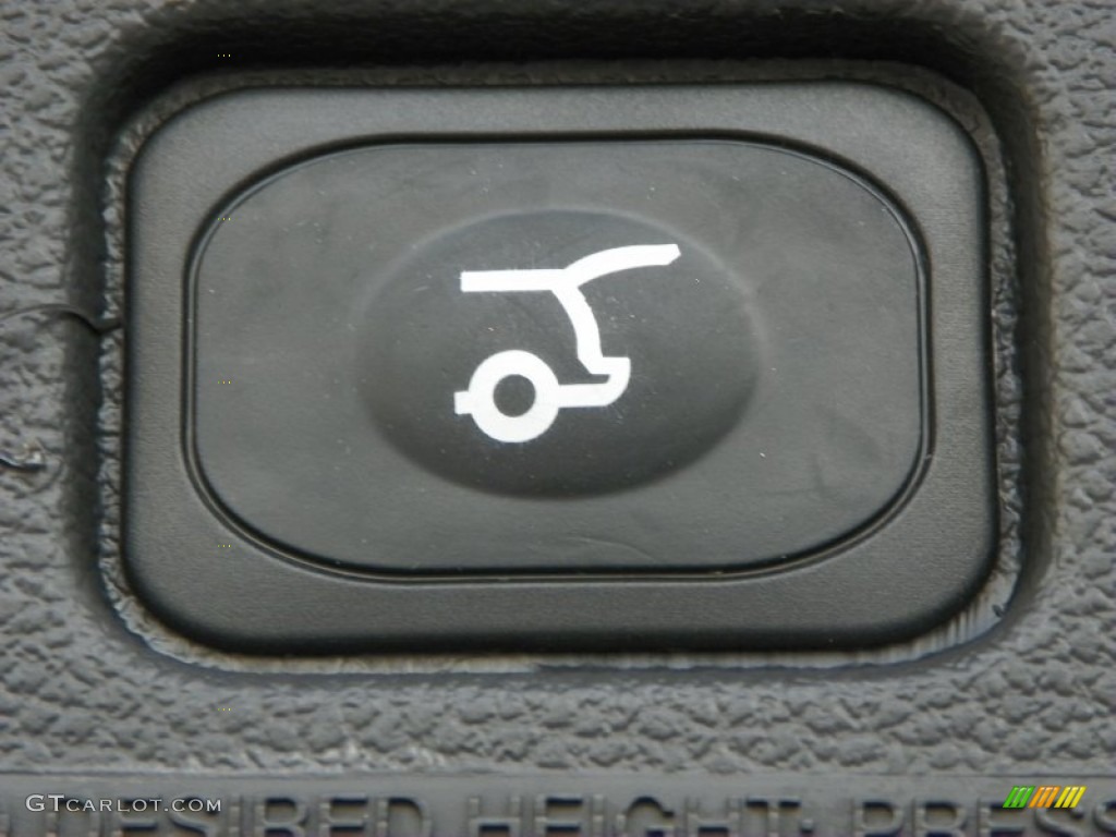 2013 Ford Explorer XLT 4WD Controls Photo #63240414