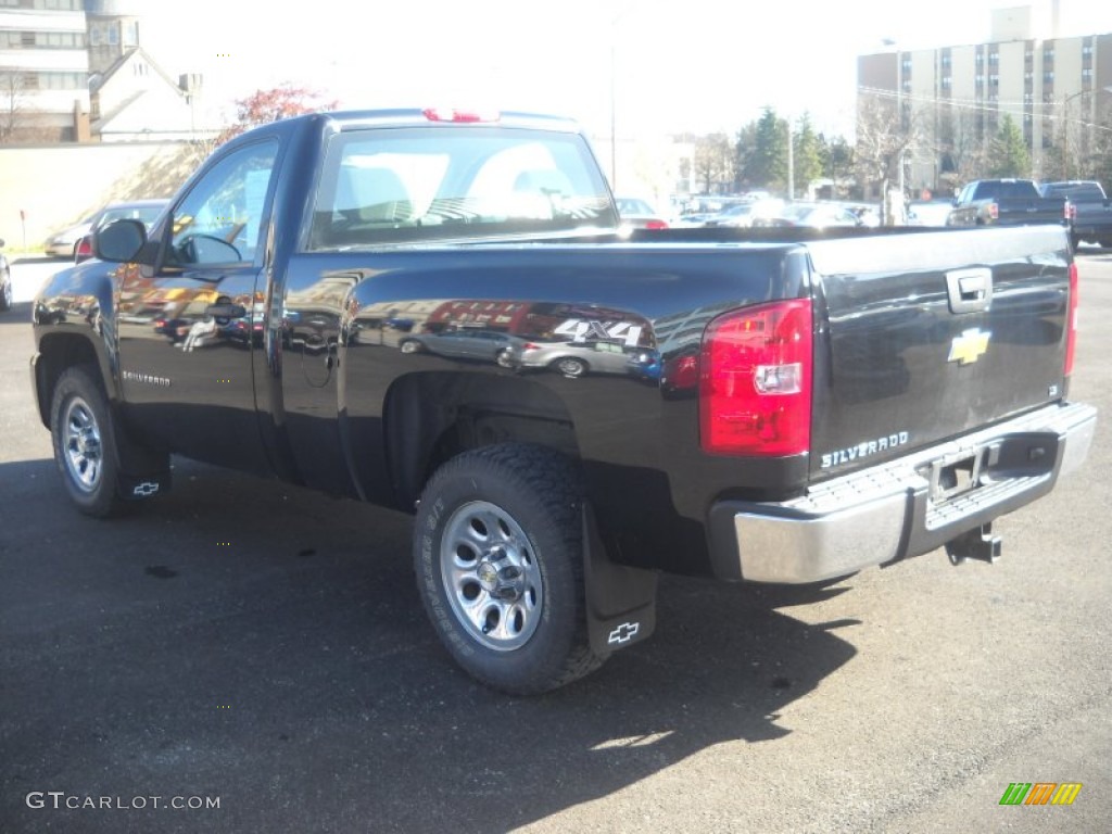 2009 Silverado 1500 LS Regular Cab 4x4 - Black / Dark Titanium photo #4