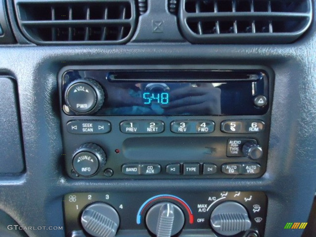 2005 Chevrolet Blazer LS 4x4 Audio System Photos