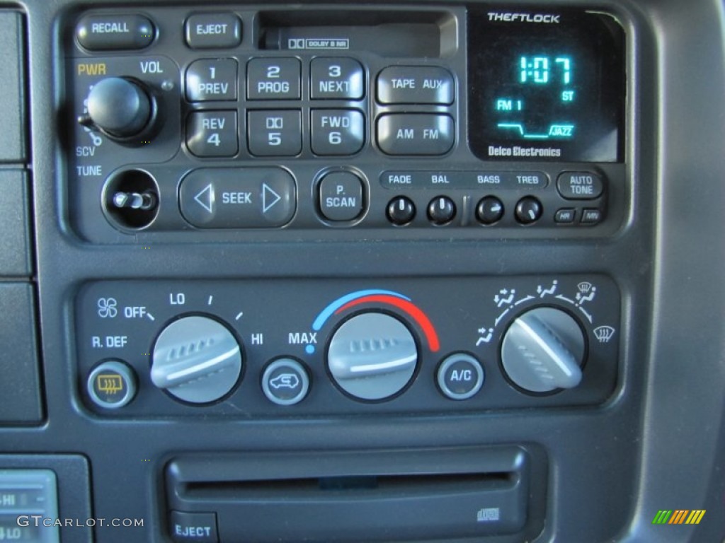 1999 Tahoe LT 4x4 - Medium Charcoal Gray Metallic / Gray photo #18