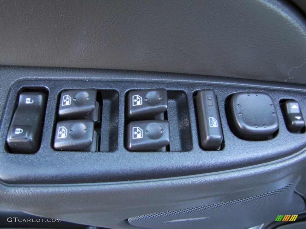 2006 Chevrolet Silverado 1500 LT Crew Cab 4x4 Controls Photo #63250984