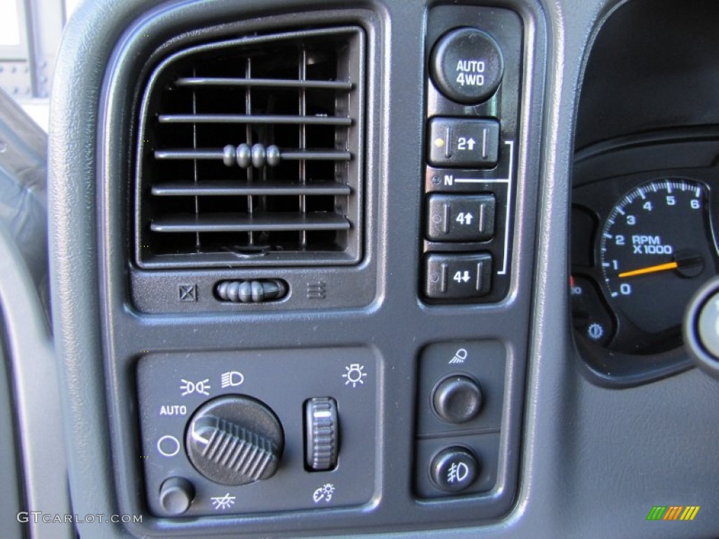 2006 Chevrolet Silverado 1500 LT Crew Cab 4x4 Controls Photo #63250996