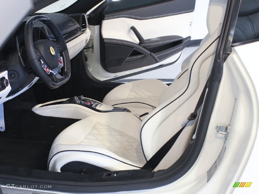 Crema/Nero Interior 2011 Ferrari 458 Italia Photo #63253132