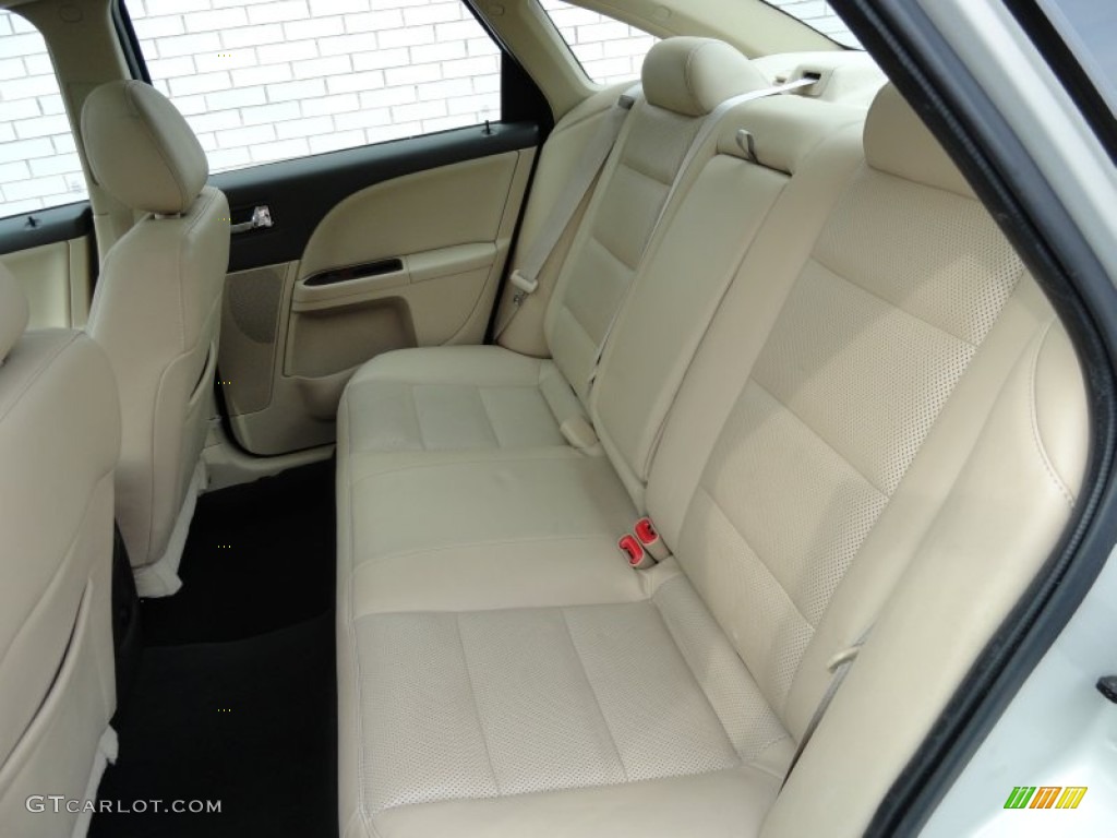 2008 Ford Taurus SEL AWD Rear Seat Photo #63253636