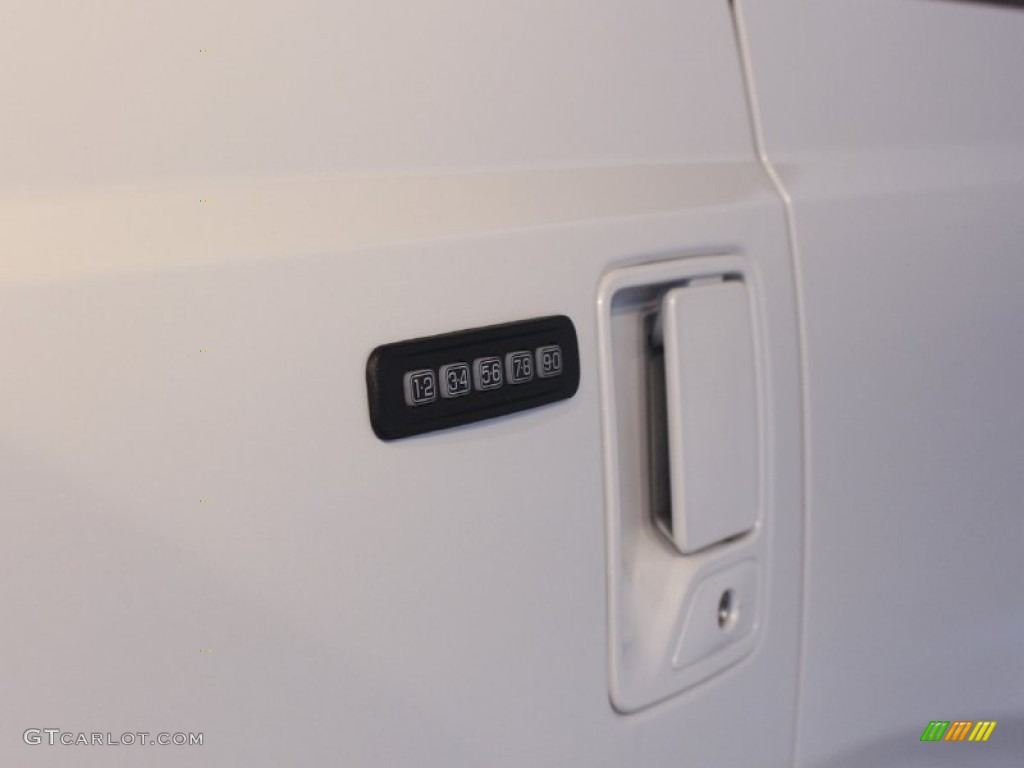 2012 F250 Super Duty Lariat Crew Cab 4x4 - White Platinum Metallic Tri-Coat / Black photo #16