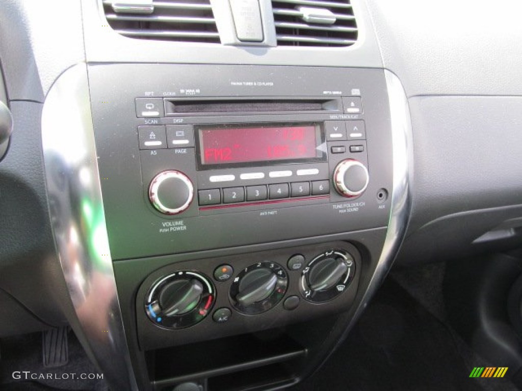 2011 Suzuki SX4 Crossover AWD Controls Photo #63254369