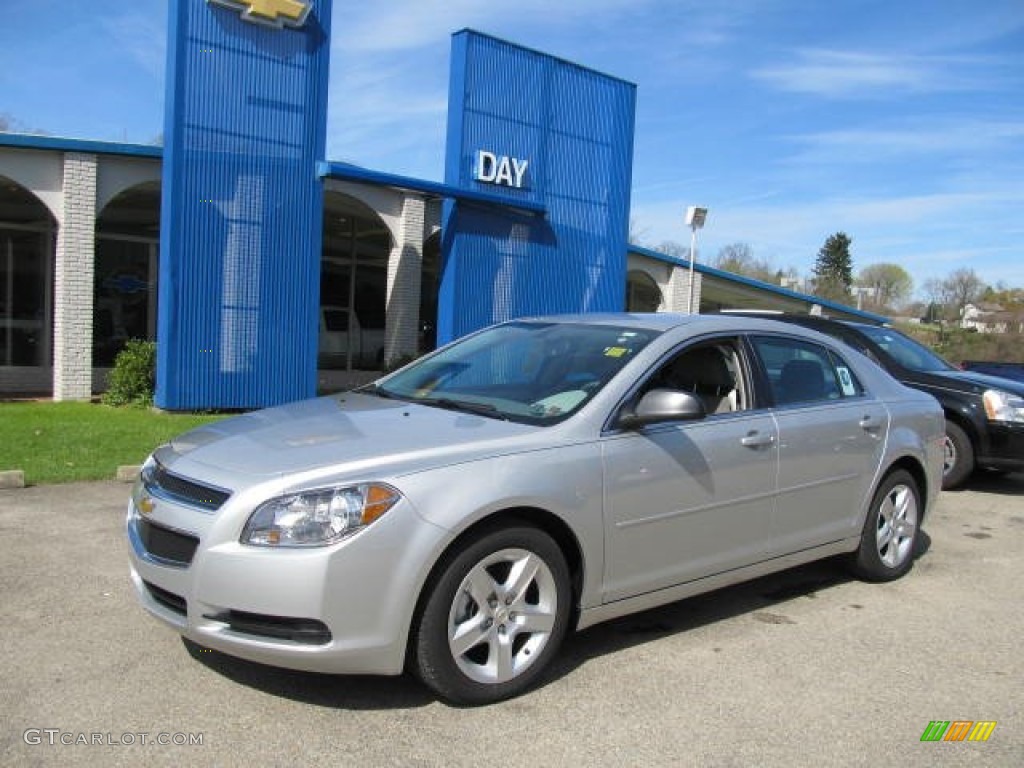 Silver Ice Metallic Chevrolet Malibu