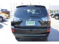 Labrador Black Pearl - Outlander XLS 4WD Photo No. 16
