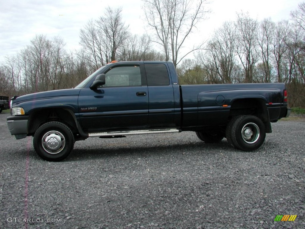 2002 Ram 3500 SLT Quad Cab 4x4 Dually - Patriot Blue Metallic / Mist Gray photo #3