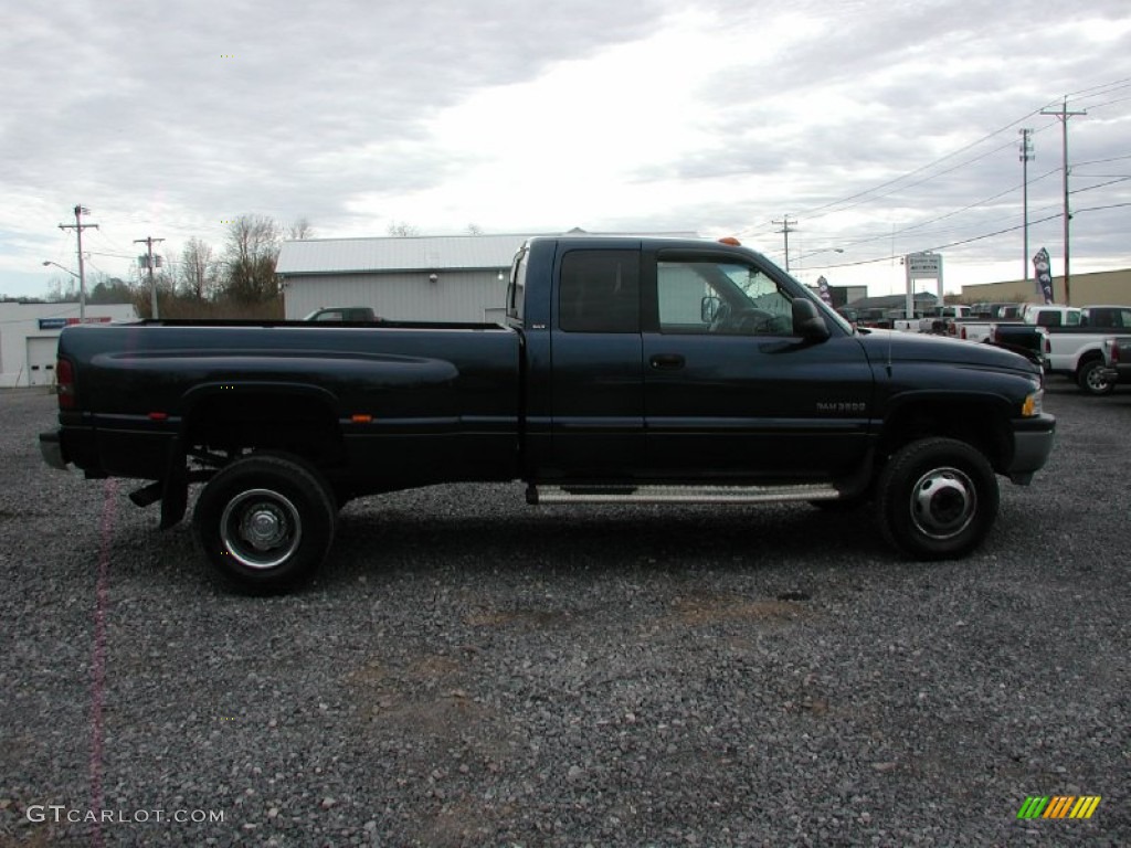 2002 Ram 3500 SLT Quad Cab 4x4 Dually - Patriot Blue Metallic / Mist Gray photo #12