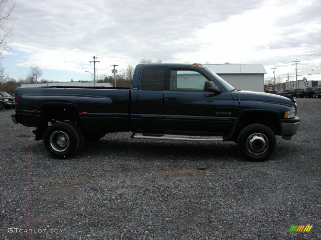 2002 Ram 3500 SLT Quad Cab 4x4 Dually - Patriot Blue Metallic / Mist Gray photo #13