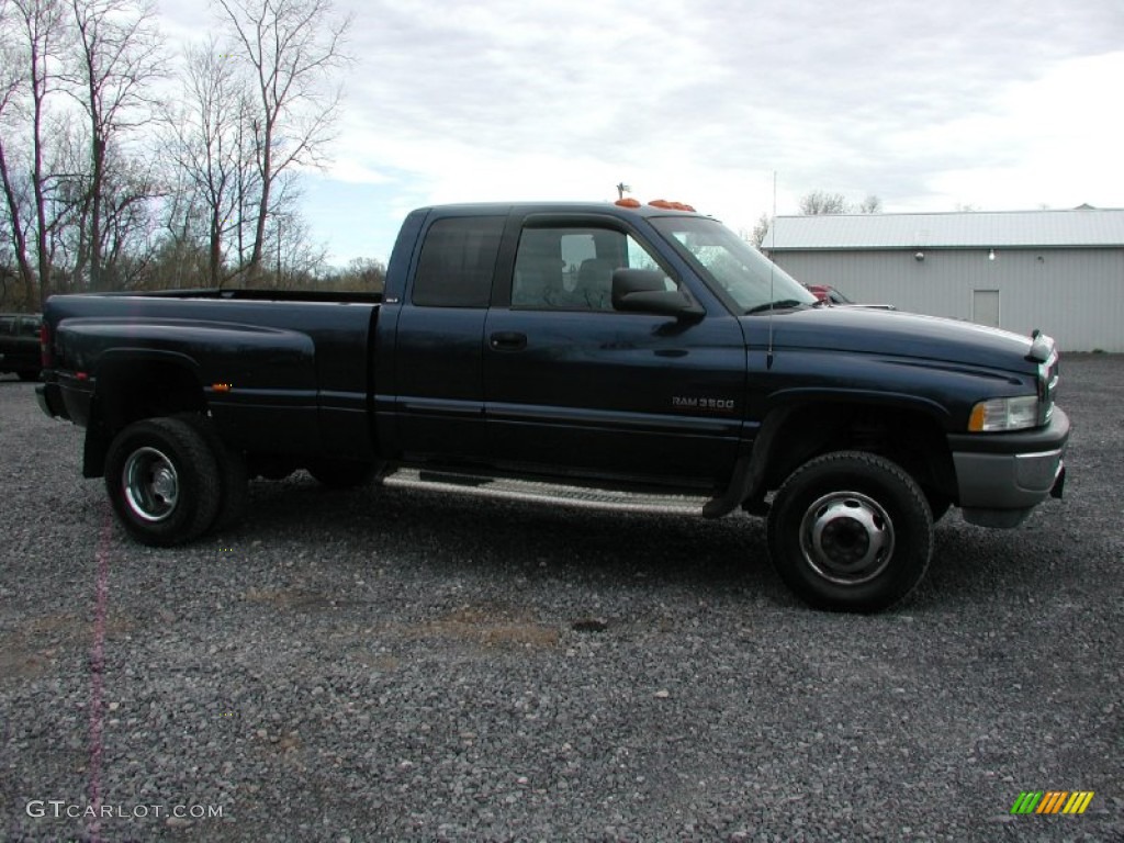 2002 Ram 3500 SLT Quad Cab 4x4 Dually - Patriot Blue Metallic / Mist Gray photo #14