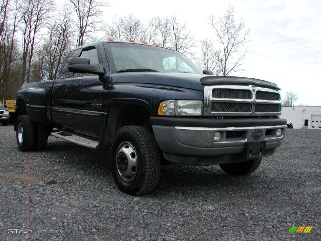 2002 Ram 3500 SLT Quad Cab 4x4 Dually - Patriot Blue Metallic / Mist Gray photo #17