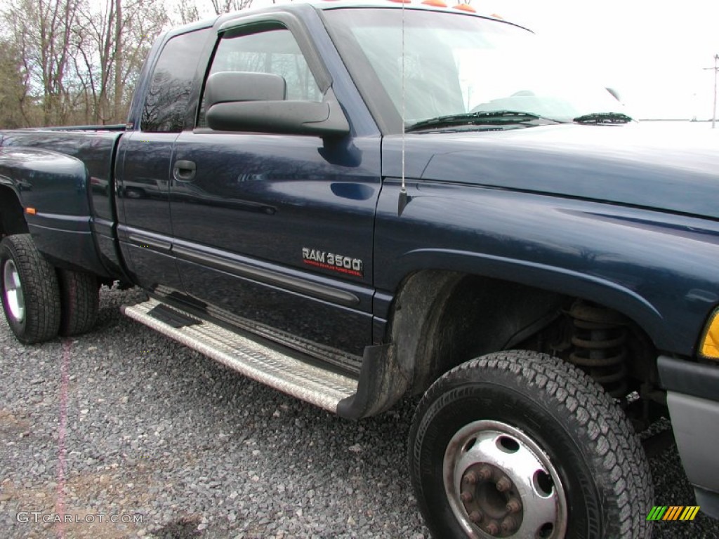 2002 Ram 3500 SLT Quad Cab 4x4 Dually - Patriot Blue Metallic / Mist Gray photo #27