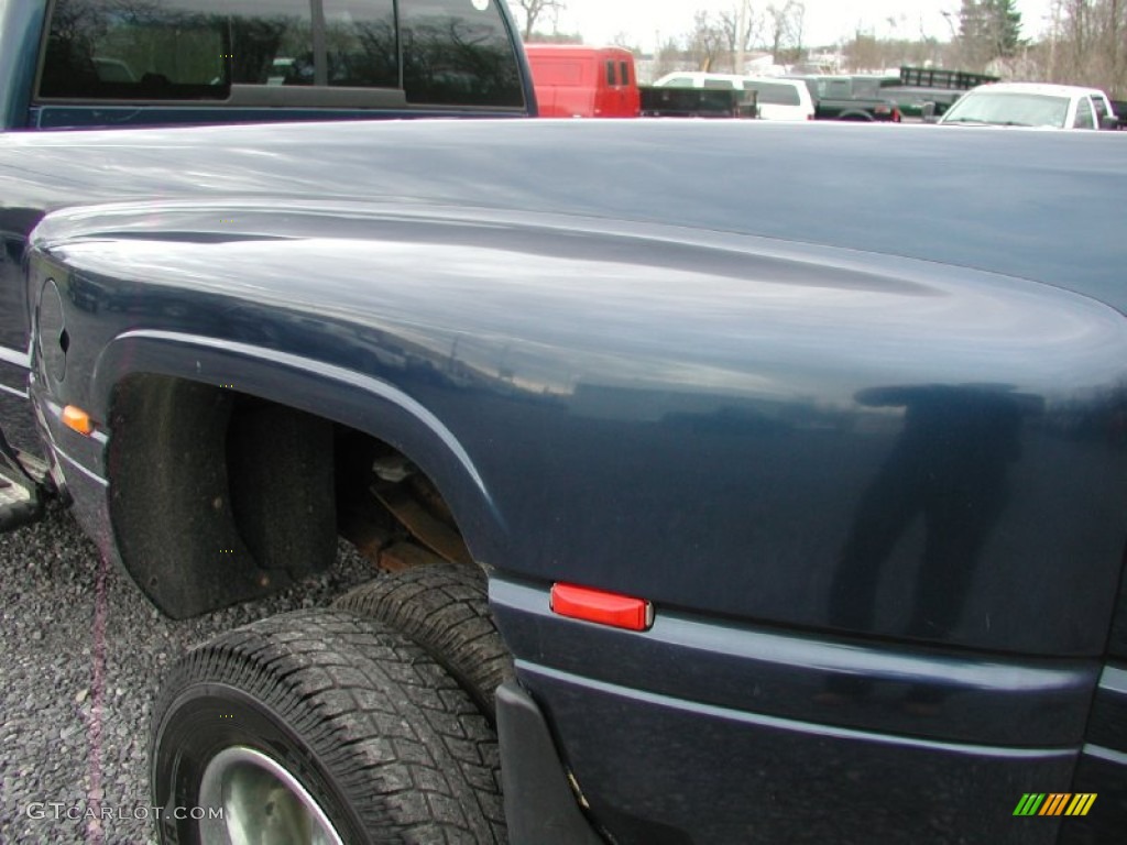 2002 Ram 3500 SLT Quad Cab 4x4 Dually - Patriot Blue Metallic / Mist Gray photo #31