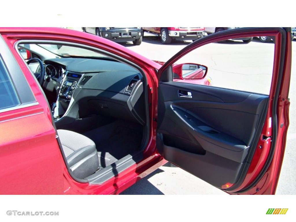 2011 Sonata SE - Venetian Red / Black photo #18