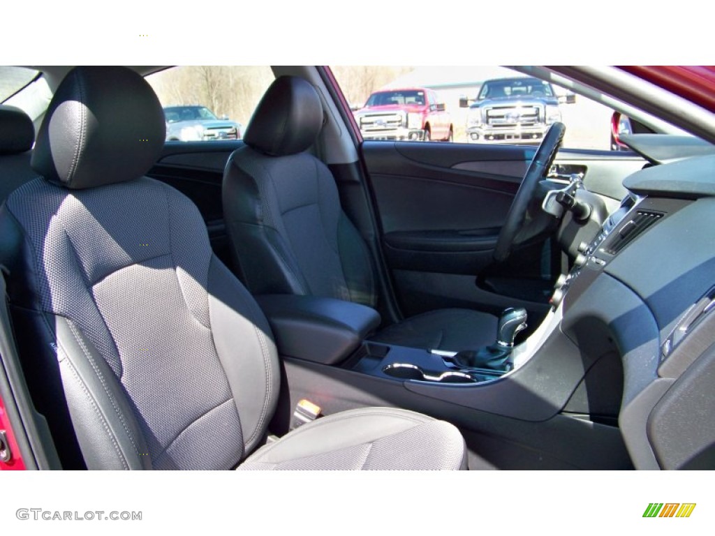 2011 Sonata SE - Venetian Red / Black photo #19