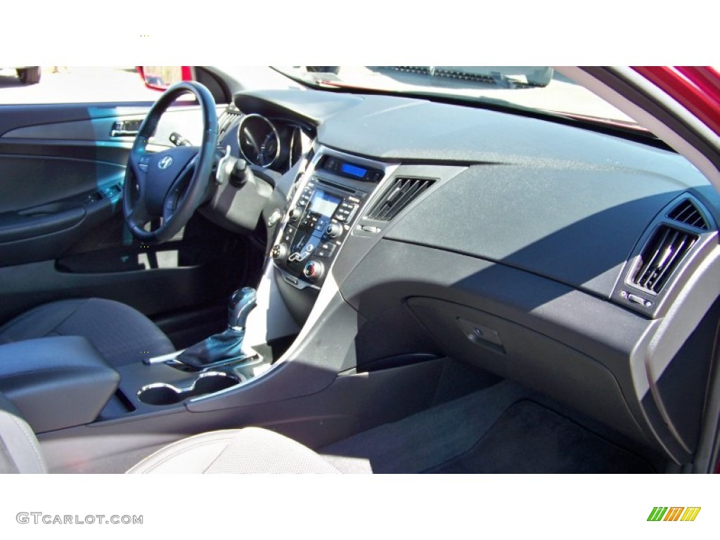 2011 Sonata SE - Venetian Red / Black photo #20