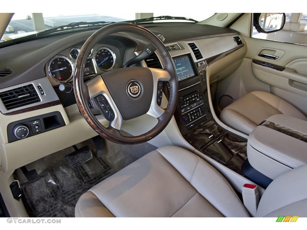 Cashmere/Cocoa Interior 2011 Cadillac Escalade EXT Luxury AWD Photo #63258394