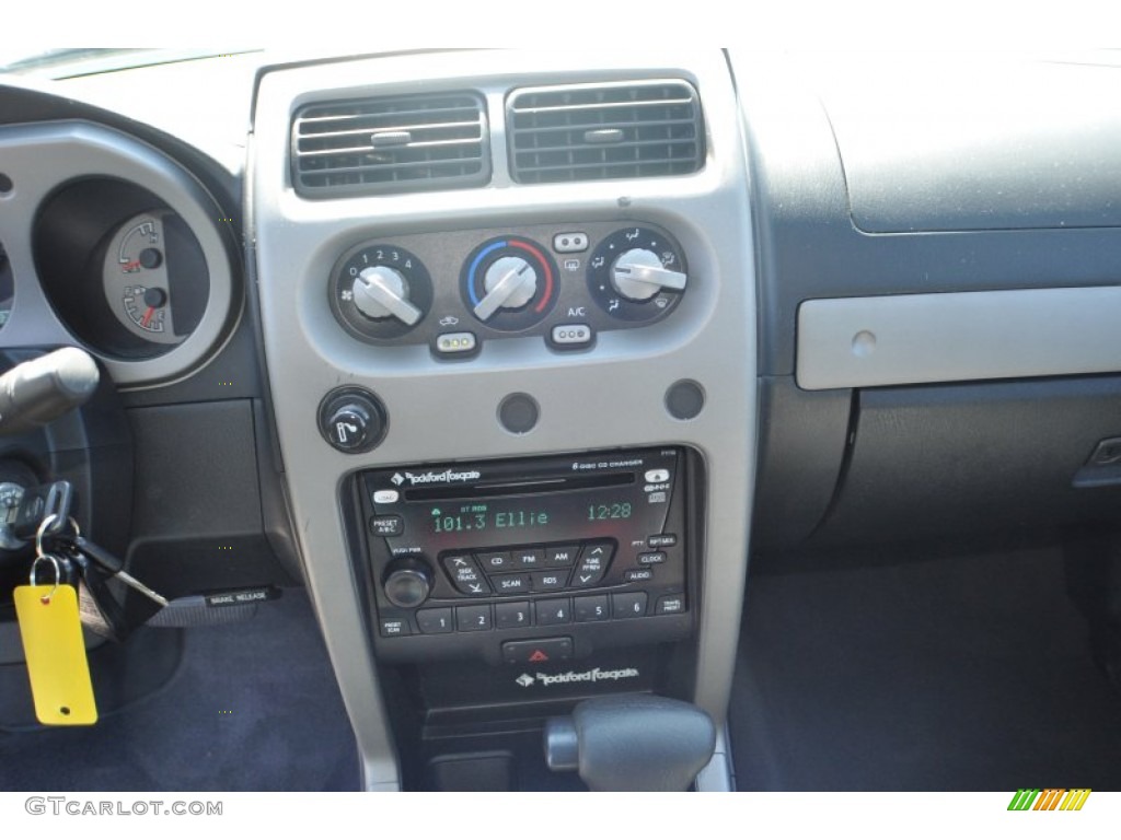 2003 Xterra SE V6 - Just Blue Metallic / Charcoal photo #9