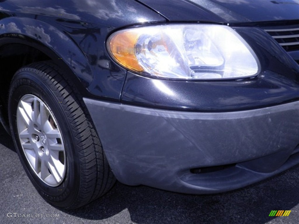 2006 Caravan SE - Brilliant Black / Medium Slate Gray photo #2