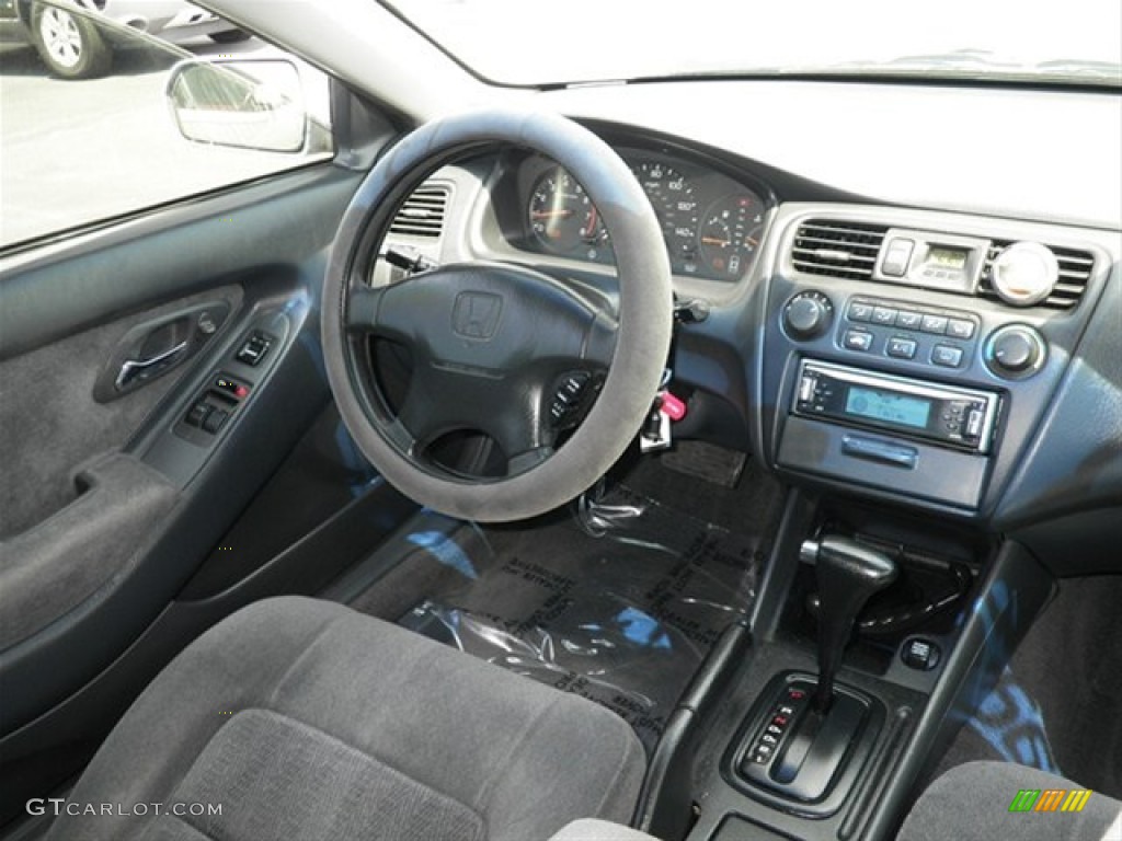 1998 Accord LX Coupe - Regent Silver Pearl / Charcoal photo #16