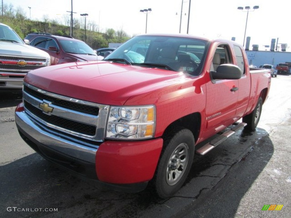 2007 Silverado 1500 LT Extended Cab 4x4 - Victory Red / Light Titanium/Ebony Black photo #4