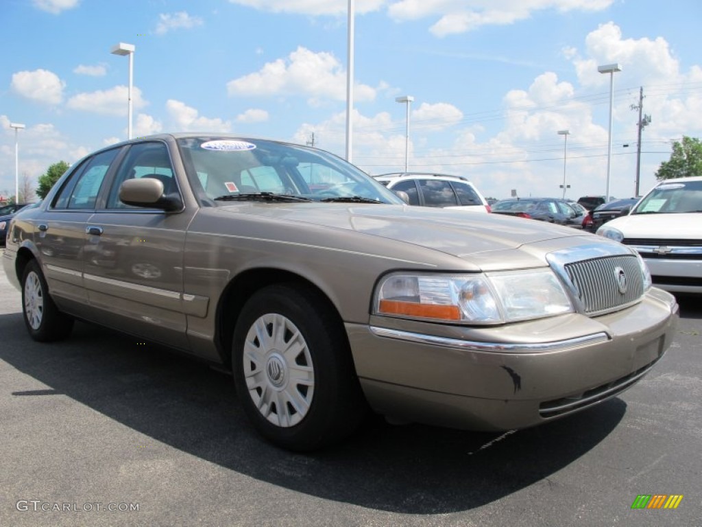 2004 Grand Marquis GS - Arizona Beige Metallic / Medium Parchment photo #4