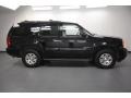 Onyx Black - Yukon SLT Photo No. 7