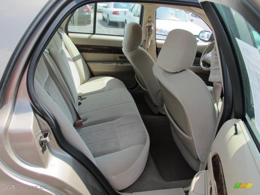 2004 Grand Marquis GS - Arizona Beige Metallic / Medium Parchment photo #9