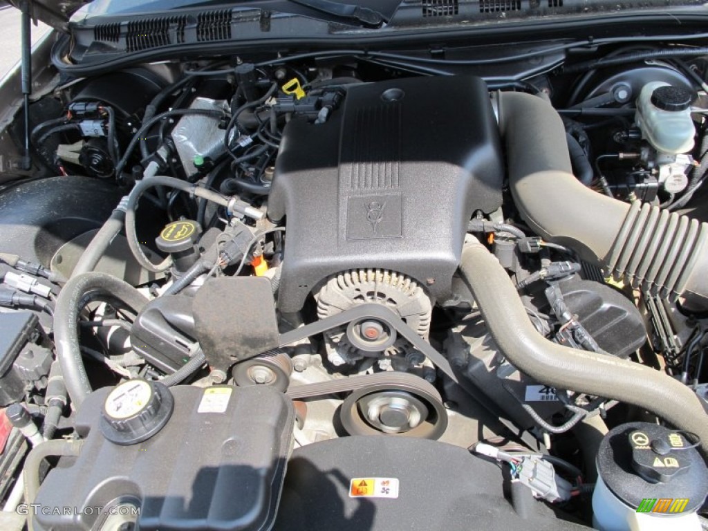 2004 Grand Marquis GS - Arizona Beige Metallic / Medium Parchment photo #13