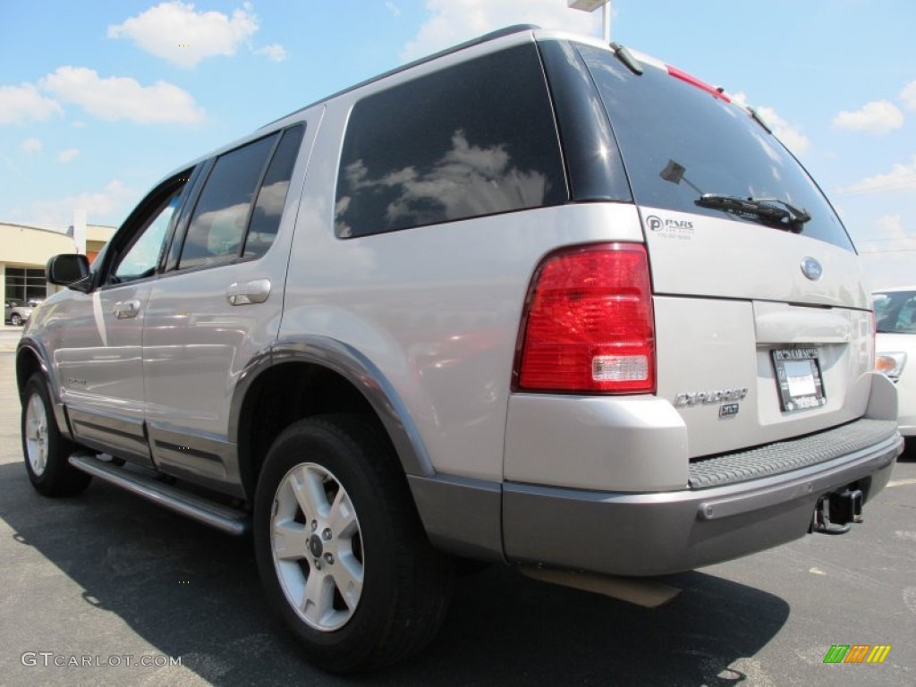 2004 Explorer XLT - Silver Birch Metallic / Graphite photo #2