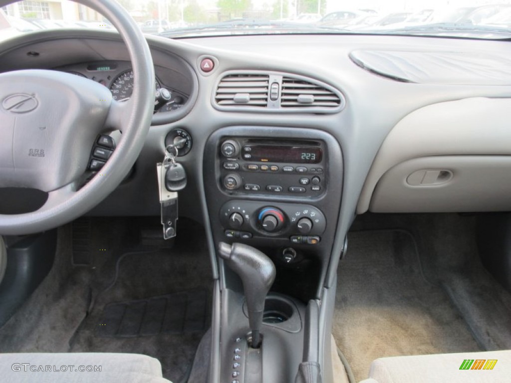 2003 Oldsmobile Alero GL Sedan Dashboard Photos