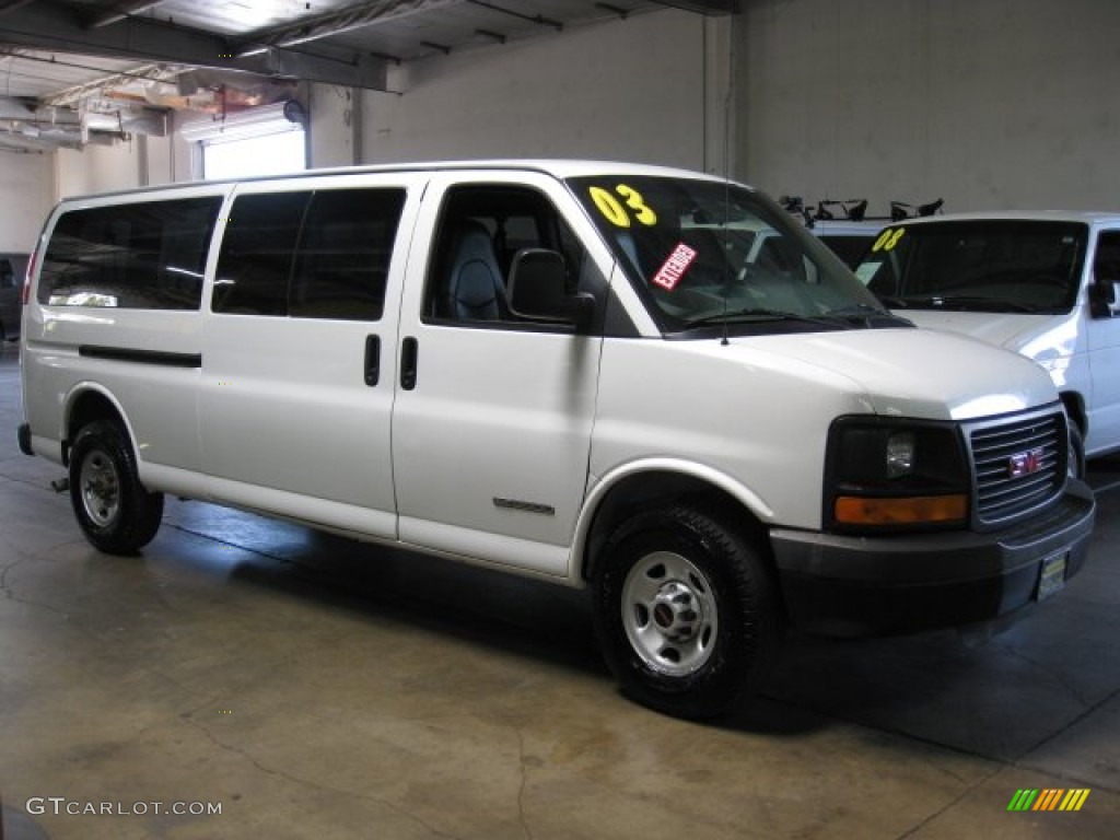 2003 Savana Van 3500 SLE Passenger - Summit White / Medium Pewter photo #1