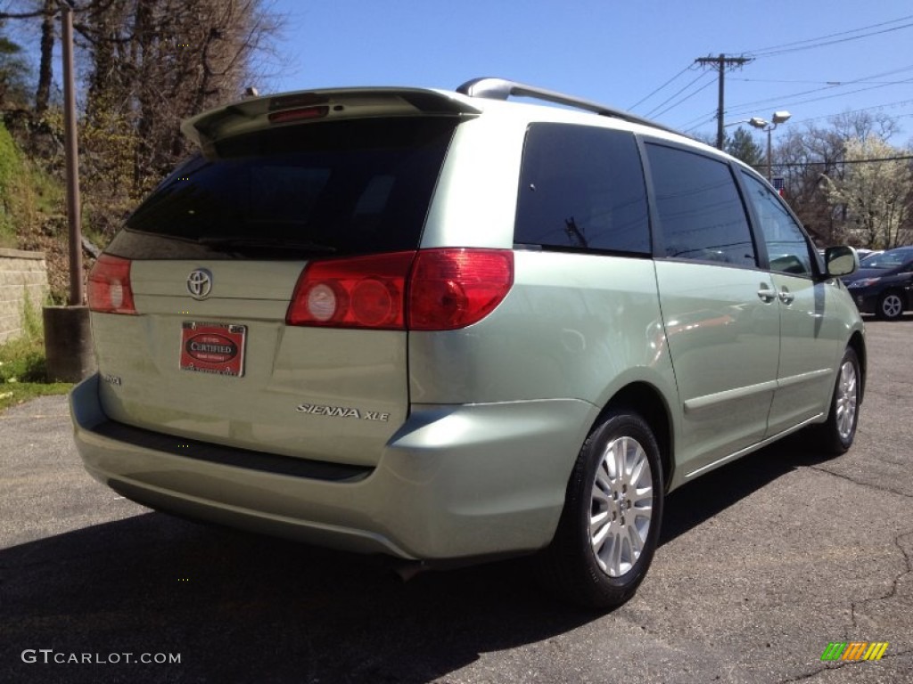 2009 Sienna XLE - Silver Pine Mica / Taupe photo #7