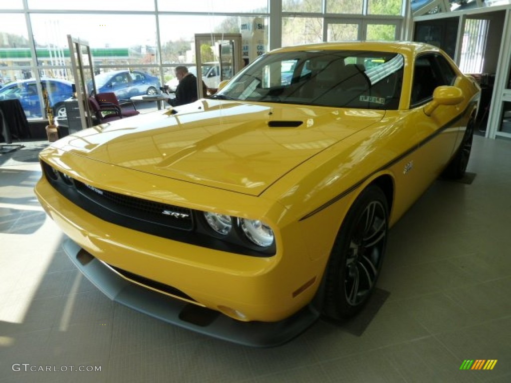 Stinger Yellow Dodge Challenger