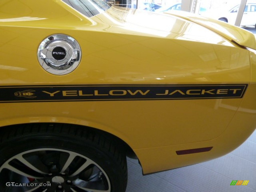 2012 Challenger SRT8 Yellow Jacket - Stinger Yellow / Dark Slate Gray photo #22