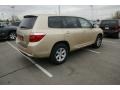 Sandy Beach Metallic - Highlander 4WD Photo No. 2
