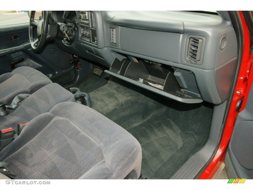 2001 Silverado 1500 LS Extended Cab 4x4 - Victory Red / Graphite photo #12