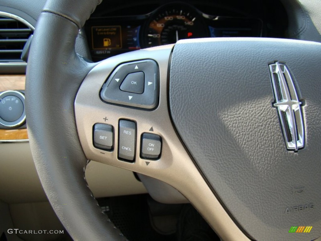2011 Lincoln MKX FWD Controls Photo #63298549
