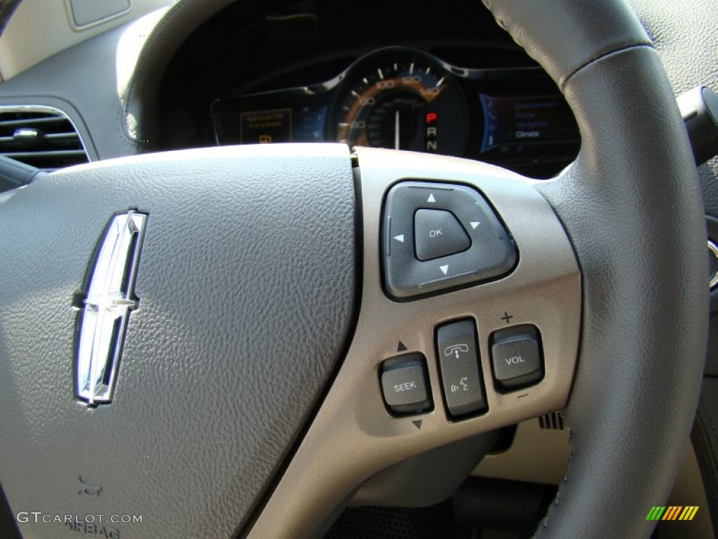 2011 Lincoln MKX FWD Controls Photo #63298558
