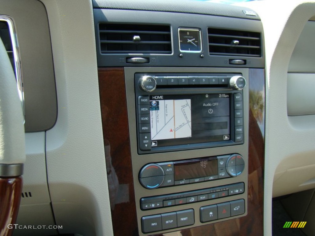 2011 Lincoln Navigator L 4x2 Controls Photo #63298884