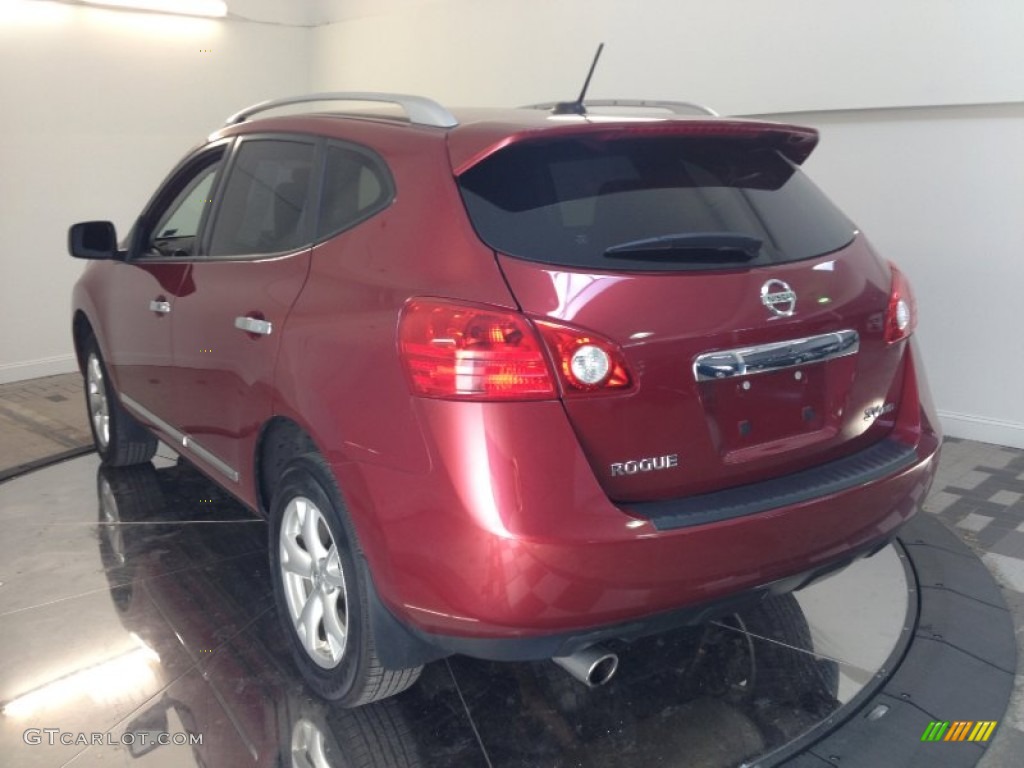 2011 Rogue SV AWD - Cayenne Red / Black photo #6