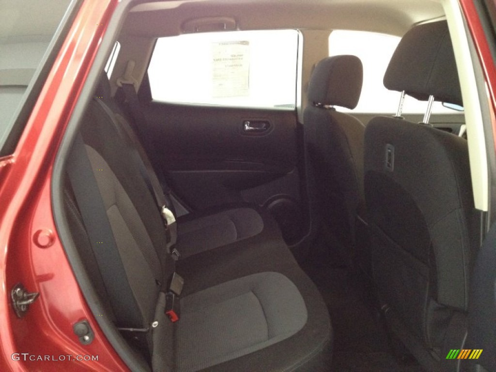 2011 Rogue SV AWD - Cayenne Red / Black photo #9