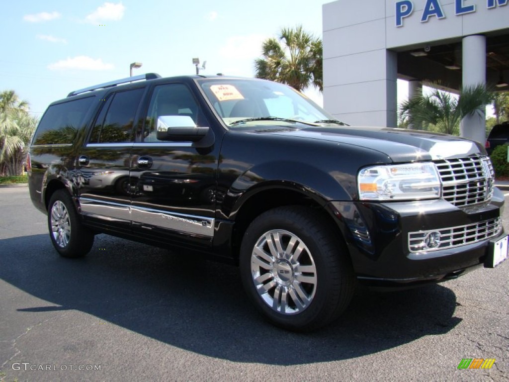 2011 Navigator L 4x2 - Tuxedo Black Metallic / Stone photo #2