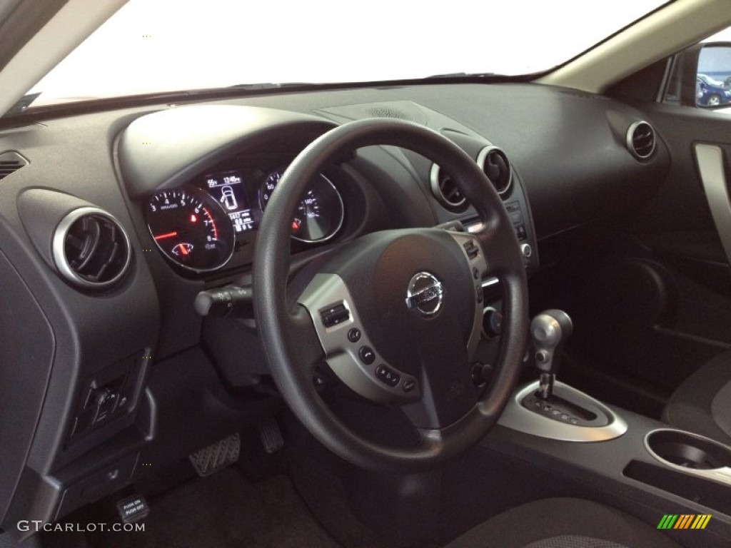 2011 Rogue SV AWD - Cayenne Red / Black photo #15