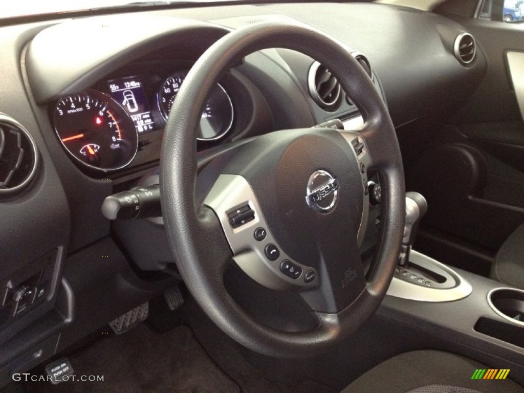 2011 Rogue SV AWD - Cayenne Red / Black photo #16